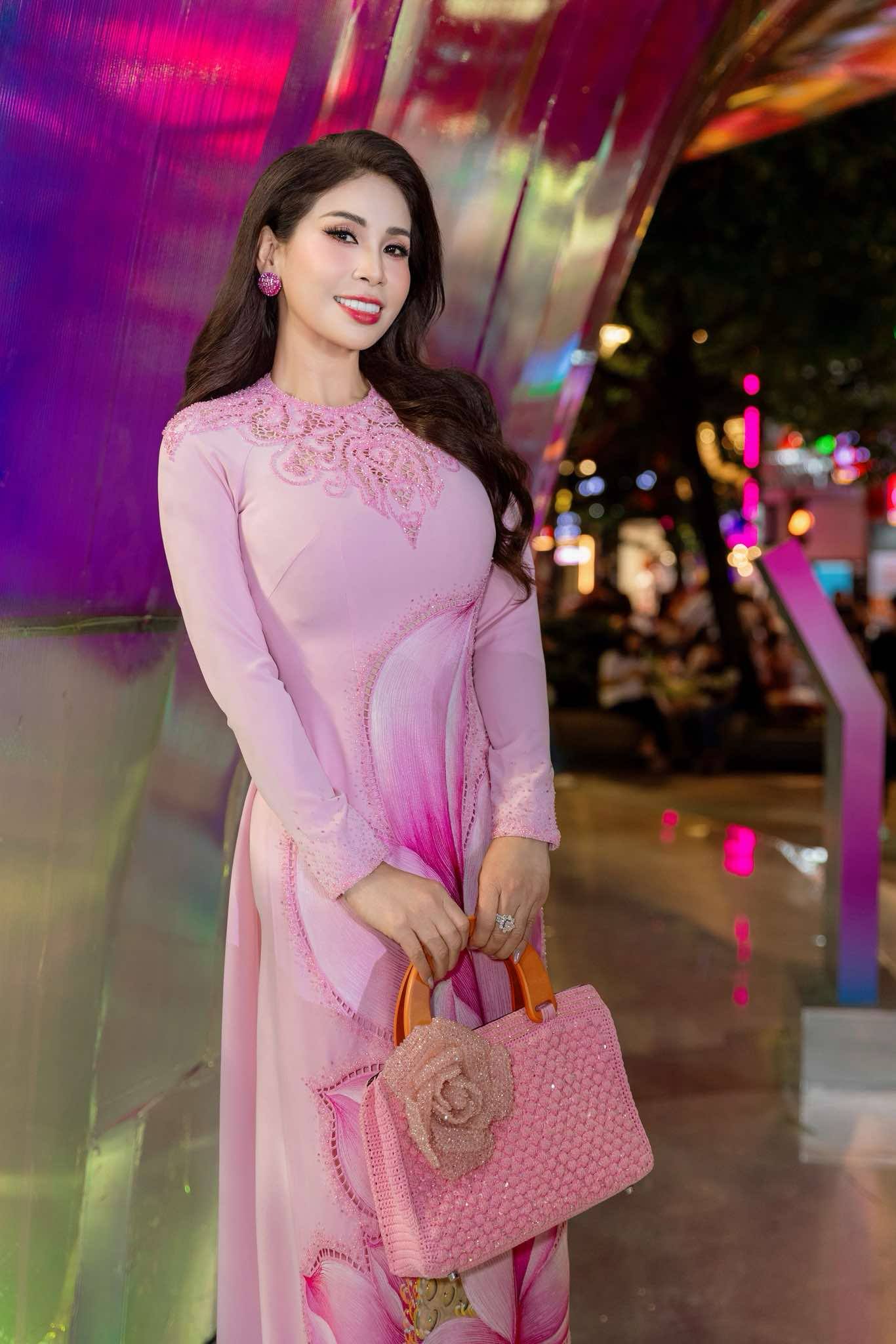 ÁO DÀI THÊU TAY -4308