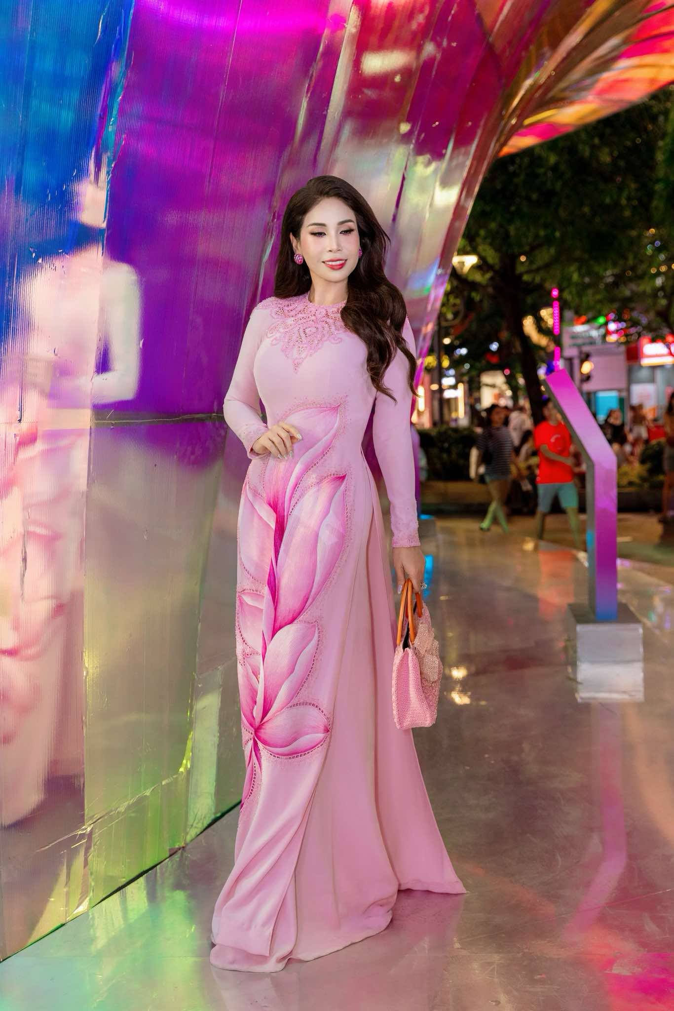 ÁO DÀI THÊU TAY 