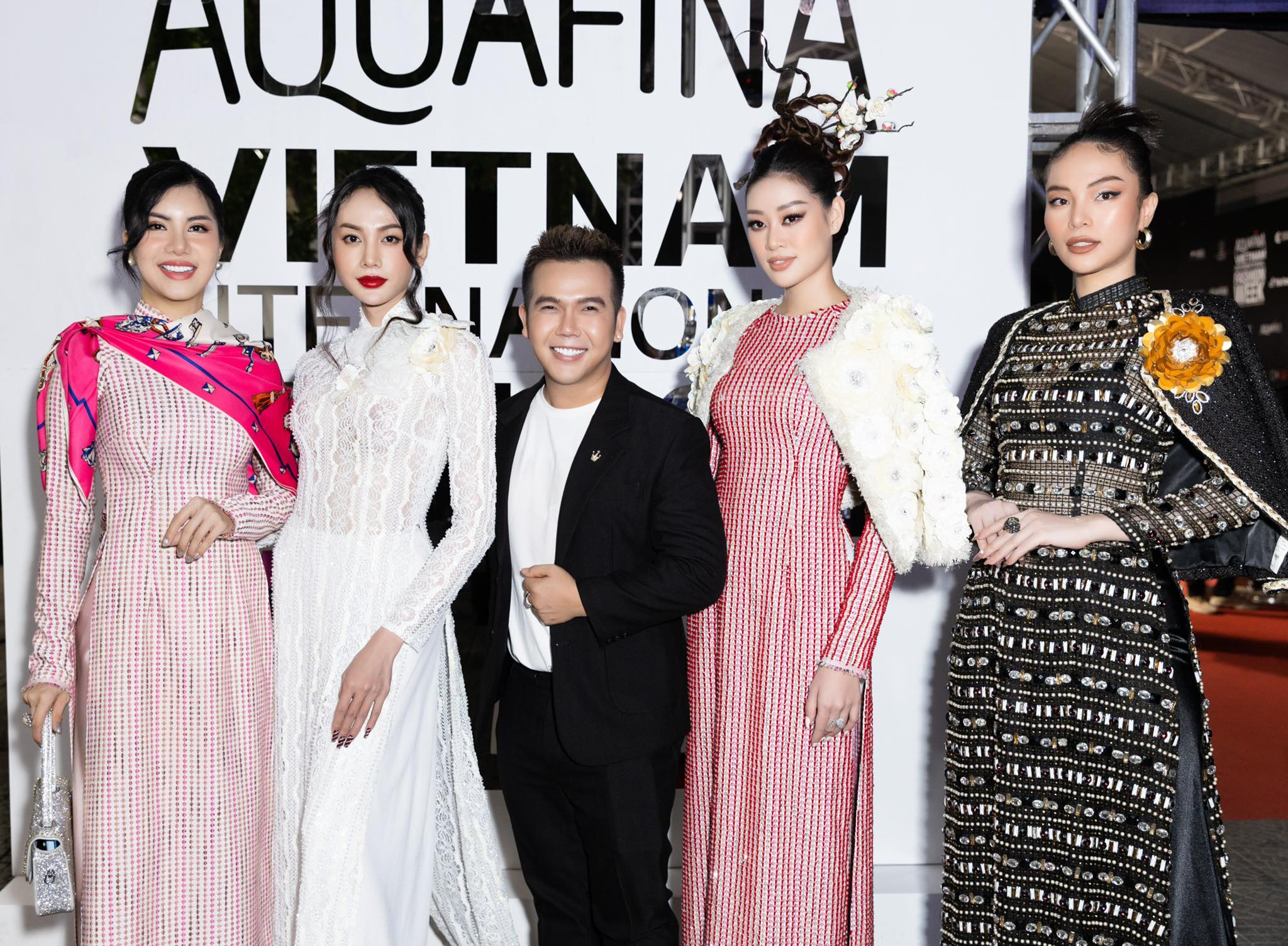 Hoa hậu Hoàn vũ Việt Nam 2019 Nguyễn Trần Khánh Vân, Trương Quỳnh Anh là những người đẹp nổi bật trên thảm đỏ Aquafina Vietnam International Fashion Week ngày thứ 2.